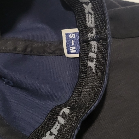 Leafs Tee w/free hat - Picture 4 of 4